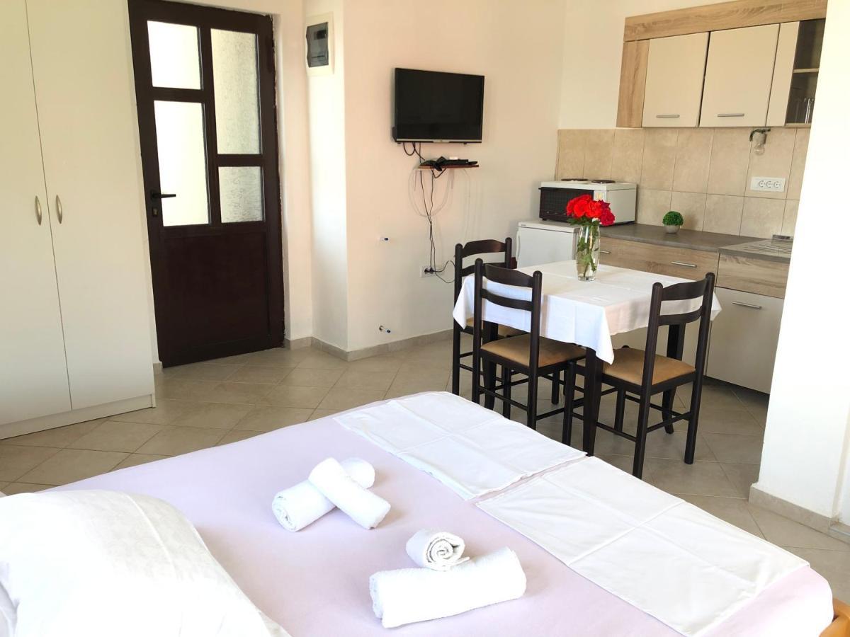 Apartments Radosevic Ulcinj Buitenkant foto