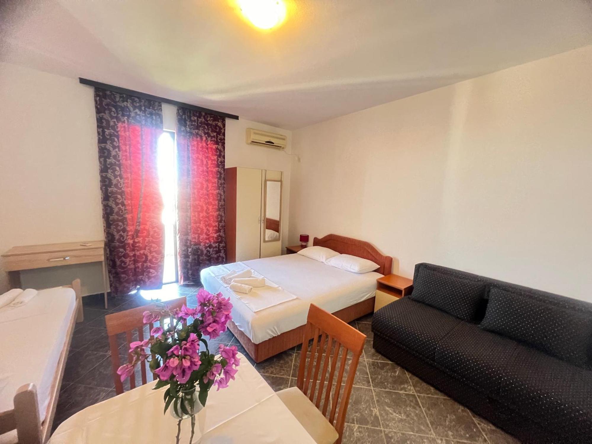 Apartments Radosevic Ulcinj Buitenkant foto