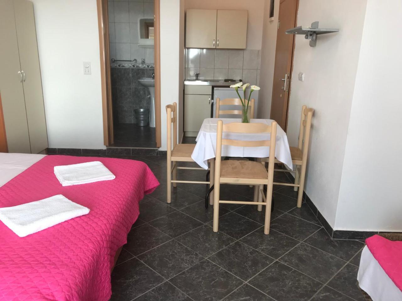 Apartments Radosevic Ulcinj Buitenkant foto